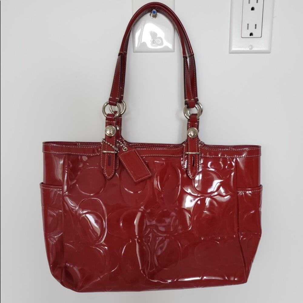 🗽 Coach Handbag